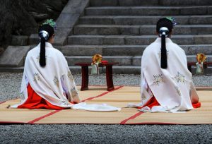 Dua Agama Besar Jepang Dan Tradisi Keagamaan Unik Di Negeri Sakura